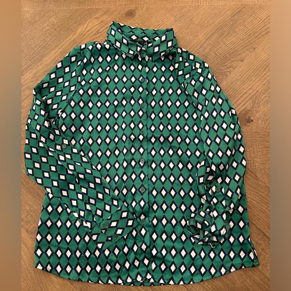 Oxford & Park Stunning Green button down blouse size S NWOT Button tag attached